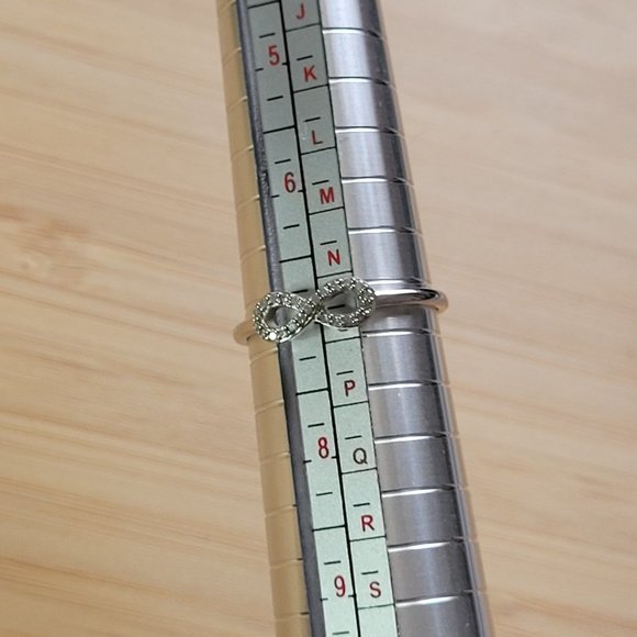 Infinity Ring - 10K White Gold w/ Diamonds - Size 7 - Picture 2 of 4